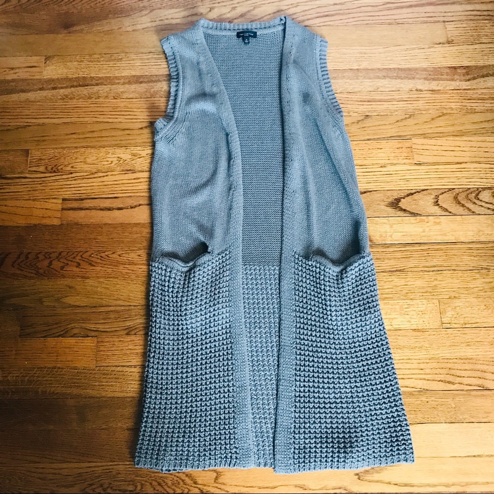 Sweater vest
